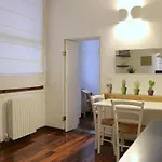 아파트 Historical Center Montenapoleone Loft