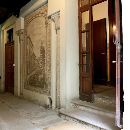 Historical Center Montenapoleone Loft شقة *