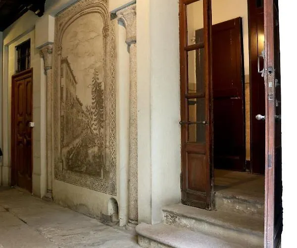 Historical Center Montenapoleone Loft Lejlighed *