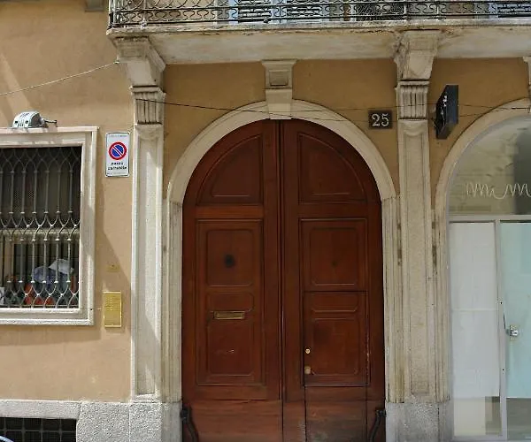 Historical Center Montenapoleone Loft Lejlighed *