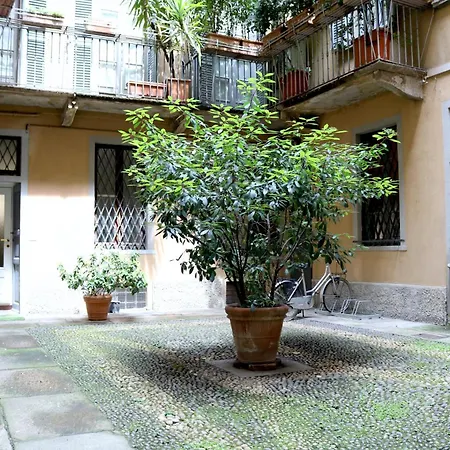 Apartment Historical Center Montenapoleone Loft *